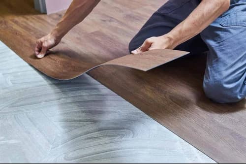 Montaż paneli winylowych na podłodze